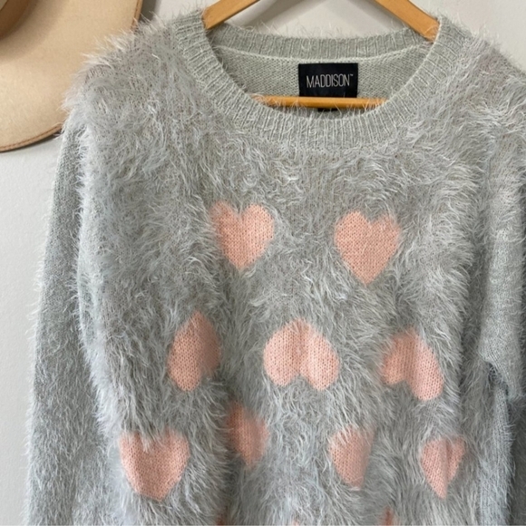 Maddison Grey Pink Hearts Jacquard Fuzzy Sweater Women's Large L Valentine's EUC - Picture 4 of 7